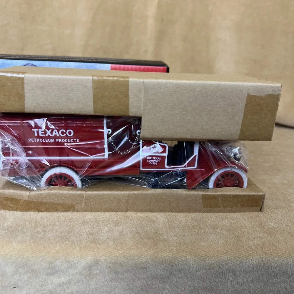 Texaco Diecast 1919 GMC Tanker Truck Coin Bank ERTL 1993 New In Box